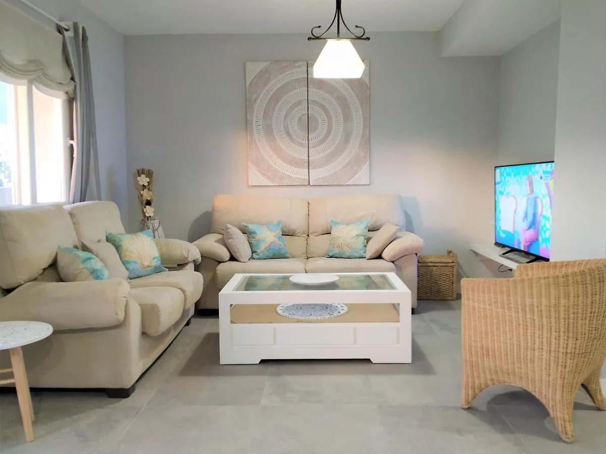 Pena Beach 3 Bedroom Duplex, Bbq, Pool, Sea Views, ベナルマデナ