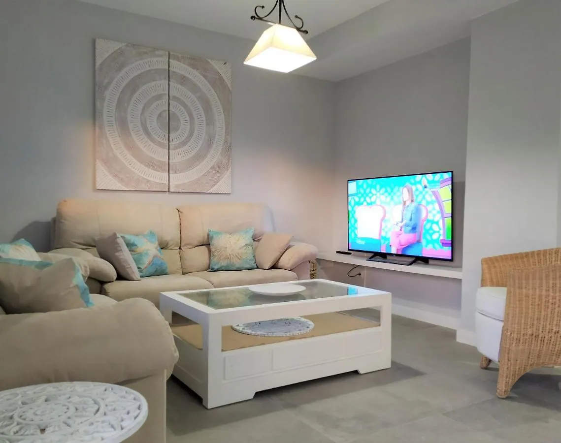 Pena Beach 3 Bedroom Duplex, Bbq, Pool, Sea Views, ベナルマデナ 0*,